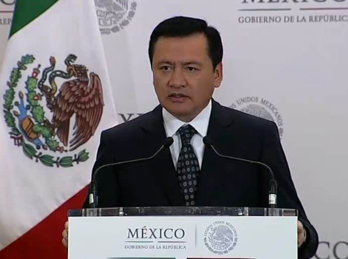 Con ocho muertos, todos civiles, Osorio Chong insiste: los policías federales no “portaban armas”