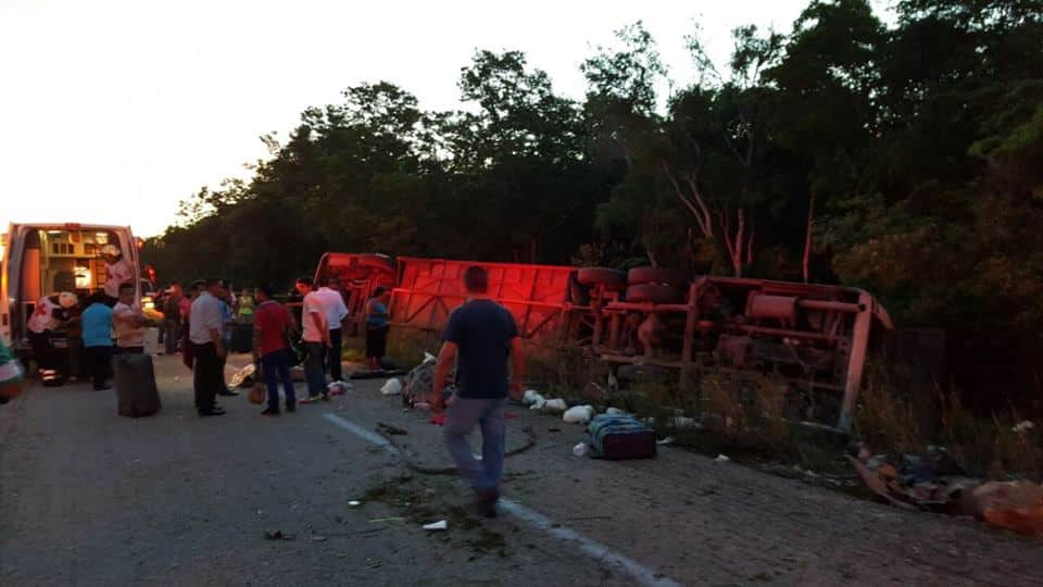 ¡Tragedia! 10 muertos por carreterazo en QRoo