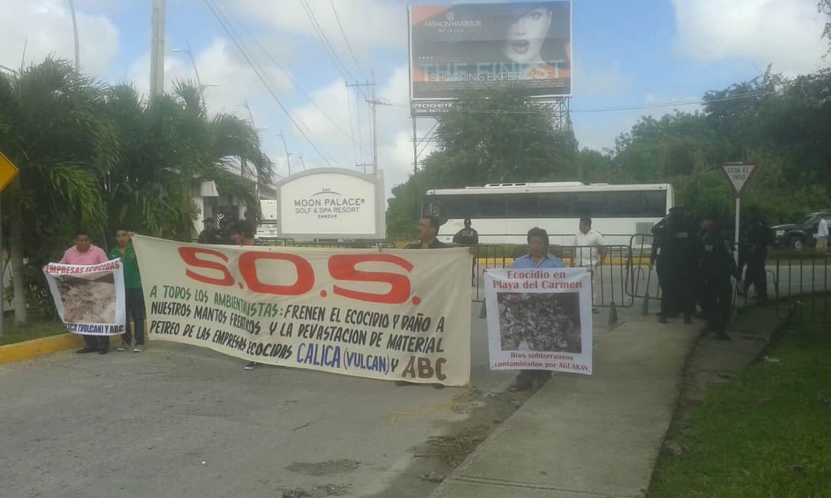 Protesta Chano en la COP13 contra empresas ecocidas