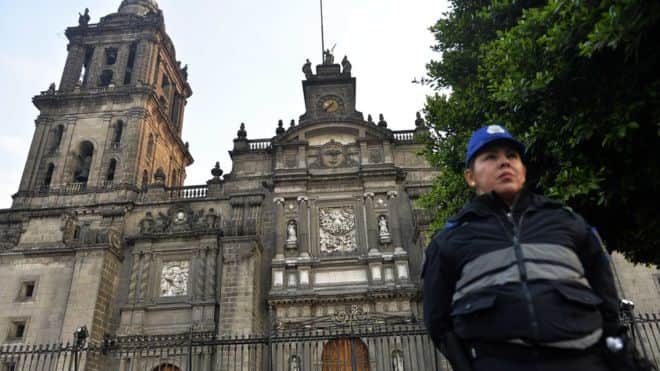 Sacerdote apuñalado en Catedral Metropolitana, se recupera satisfactoriamente