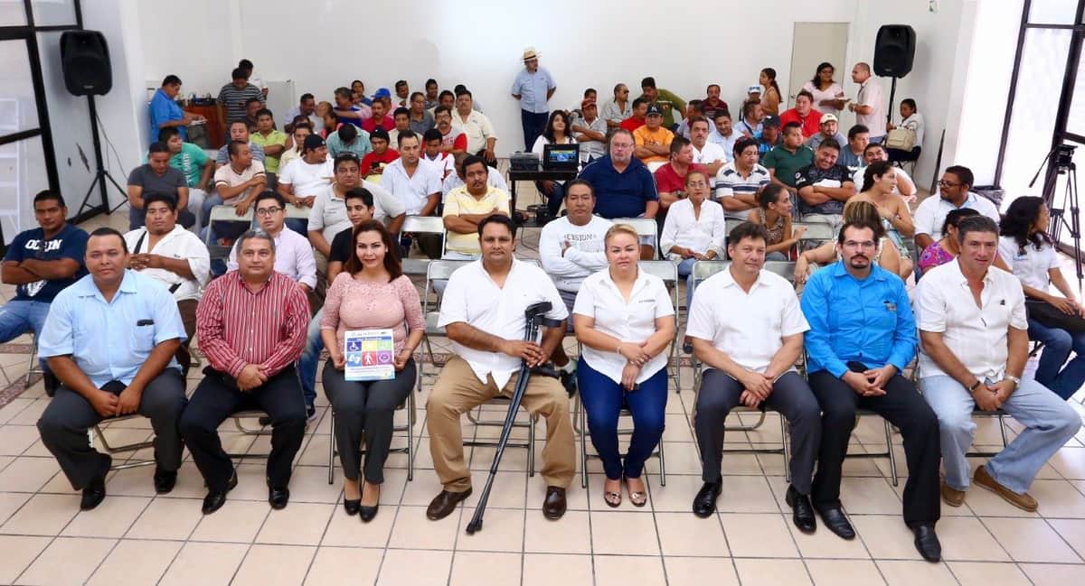 Capacitan a choferes para mejor trato a personas con discapacidad