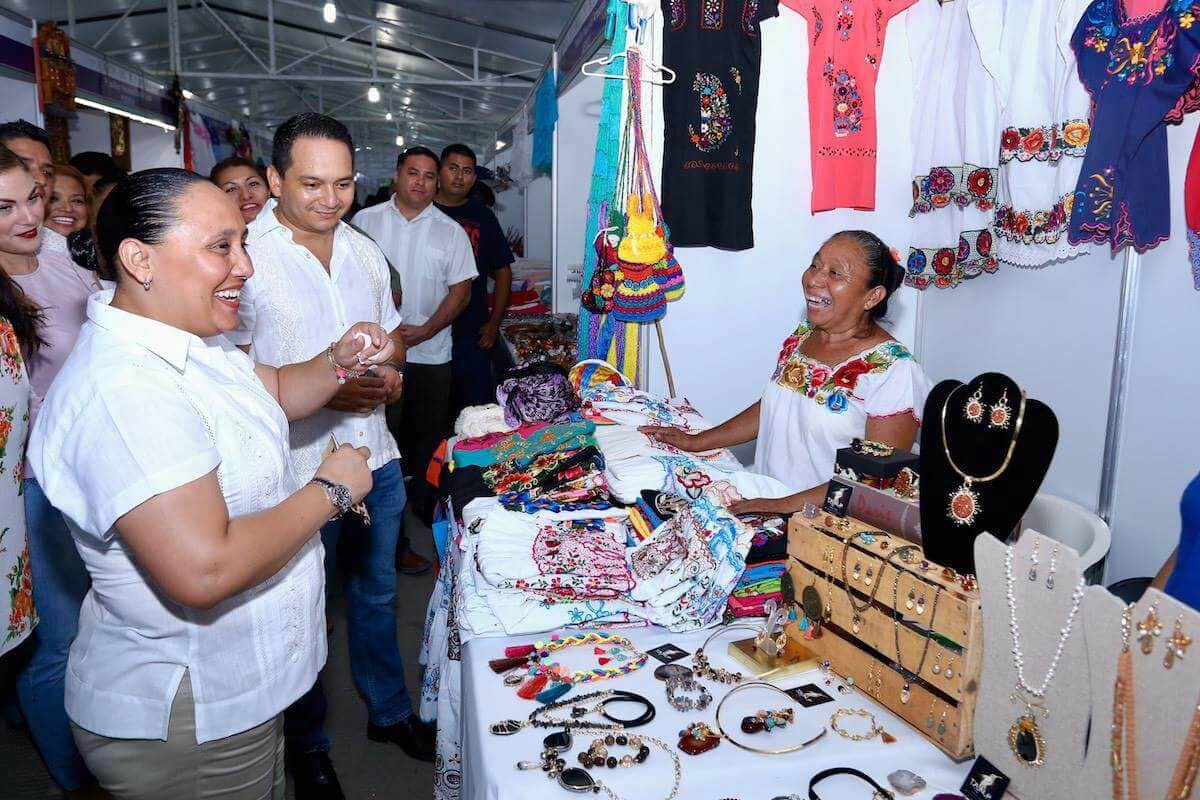 Artistas y artesanos engalanan Feria Playa del Carmen 2017