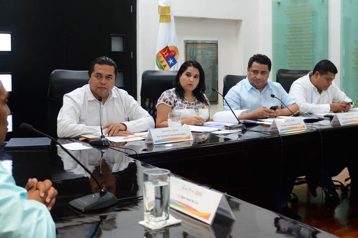 Entrevistan a aspirantes a titular del órgano interno de control del IDAIP