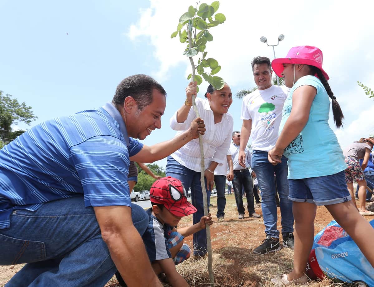 Reafirma Cristina compromiso con el cuidado del medio ambiente