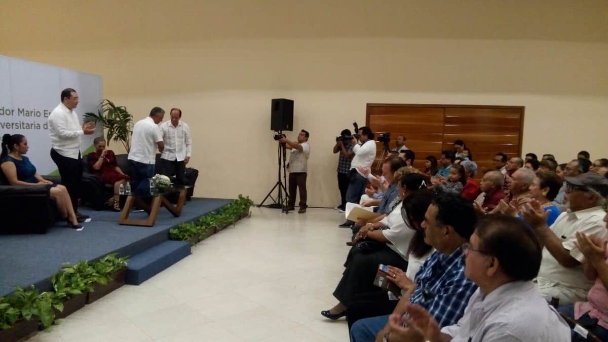 Reciben universidades expediente jurídico de Mario Villanueva