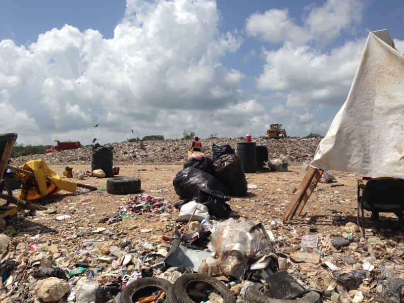 Hallan cuerpo de bebé en relleno sanitario de Cancún