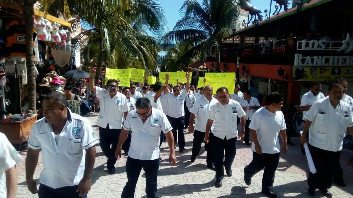 Protestan taxistas en el muelle de Ultramar