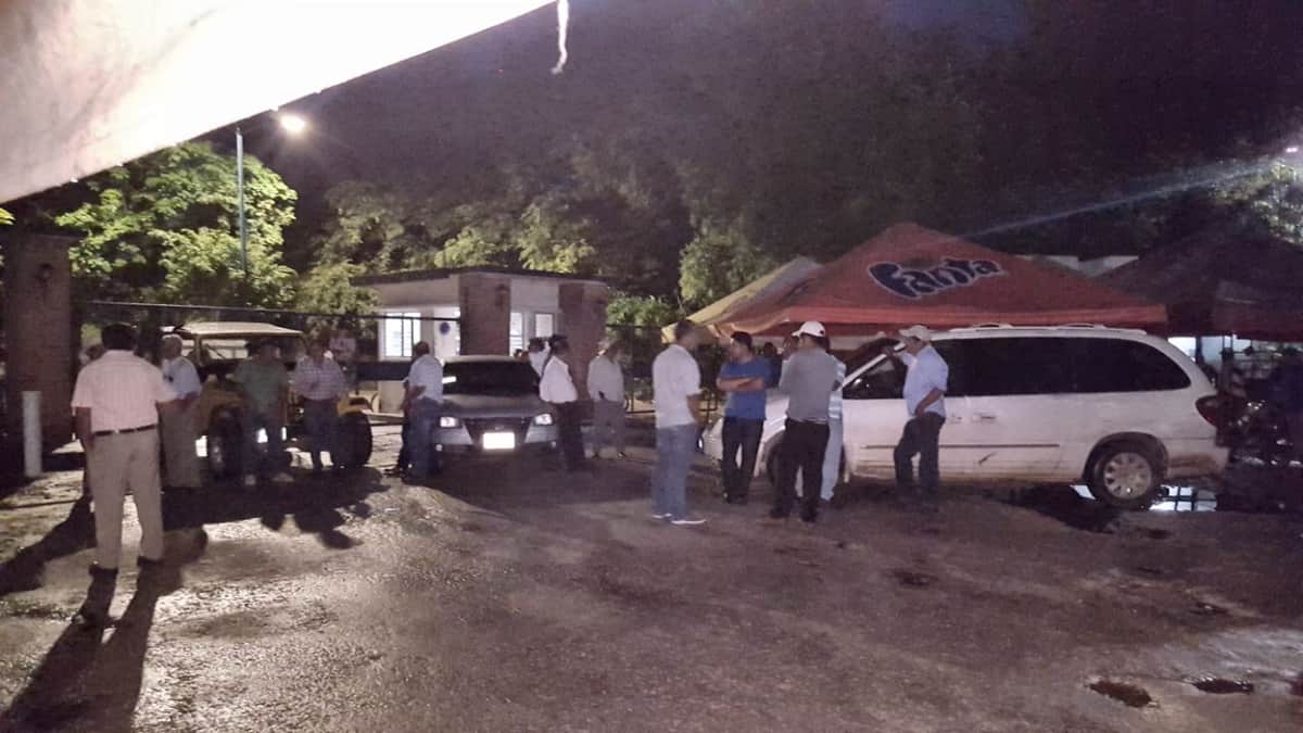 Toman cañeros el Ingenio San Rafael de Pucté