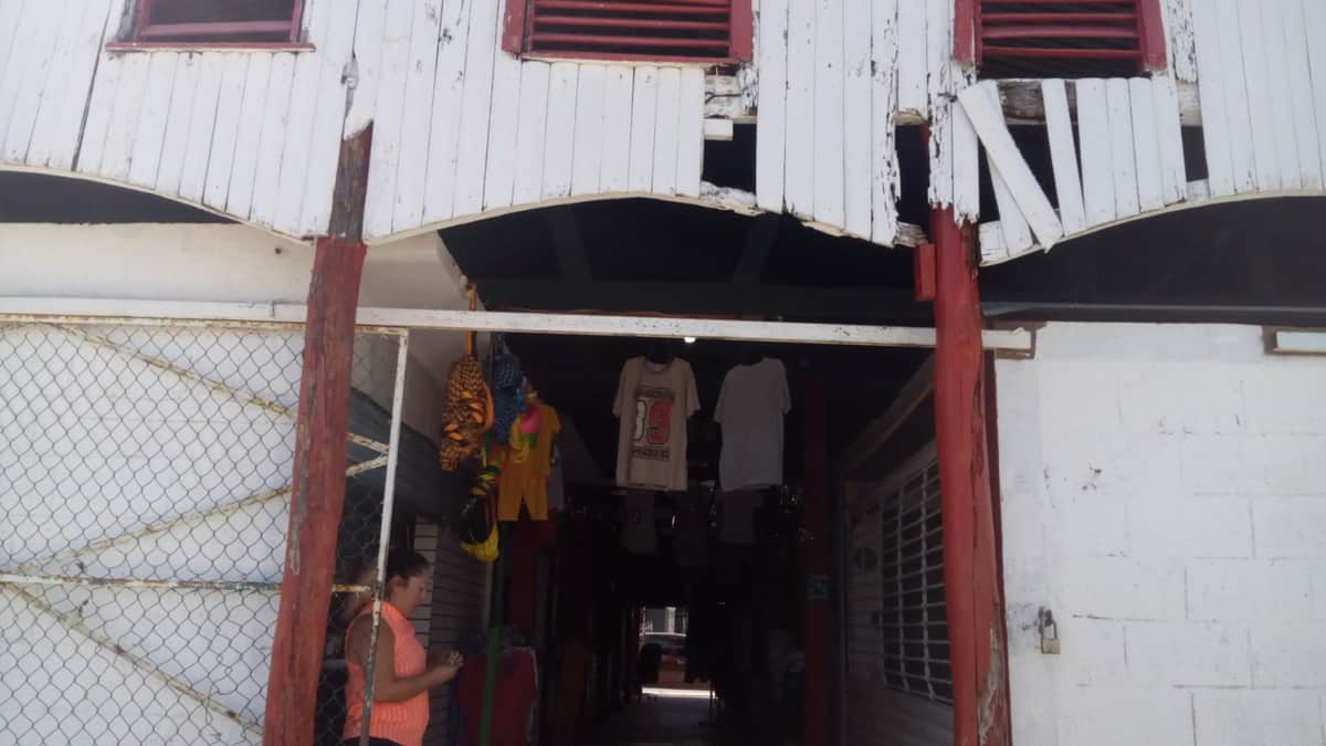 Desdeña Luis Torres a locatarios del mercadito 5 de Abril