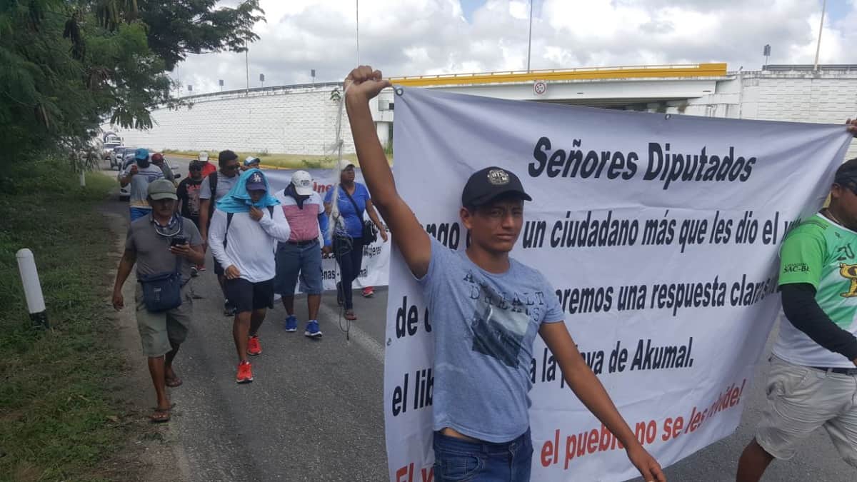 Ignoran diputados a akumaleños