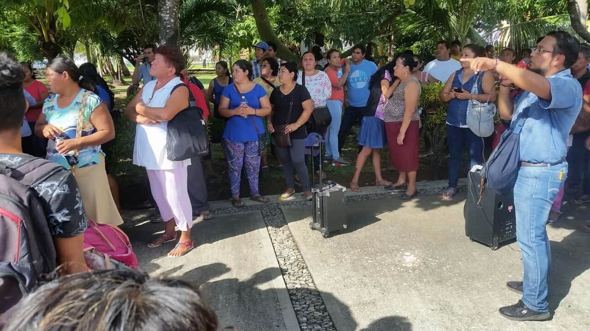 Inician antorchistas plantón permanente en la SEQ