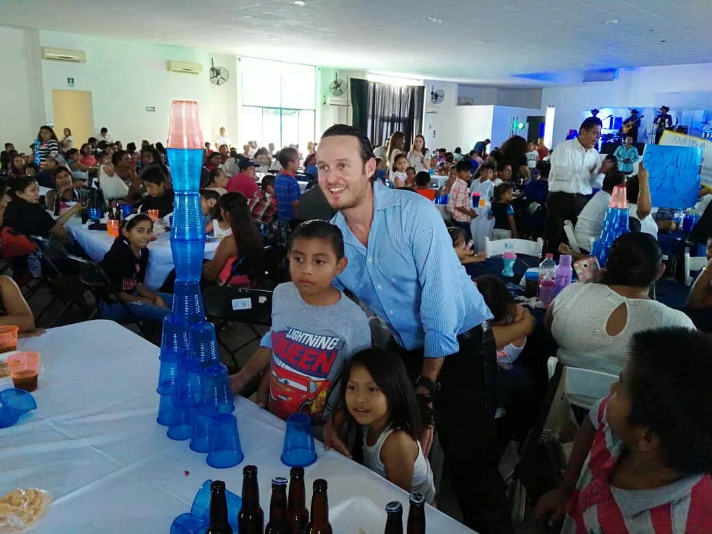 Frank López festeja su cumpleaños en grande