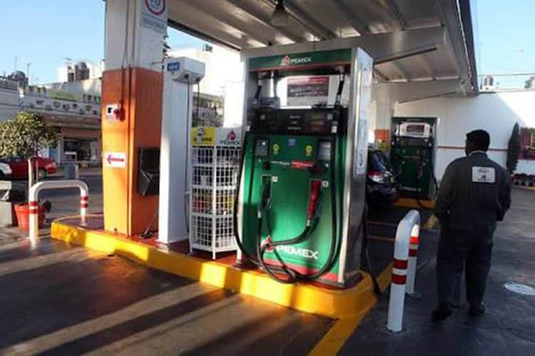 Sin pistas de asaltantes de gasolinera