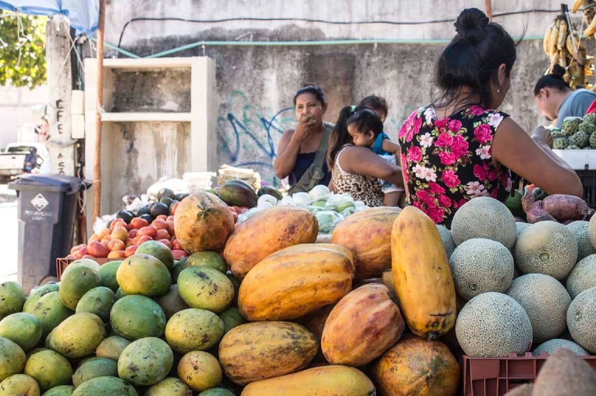 Regulariza gobierno municipal a más del 80 por ciento de tianguistas y bazaristas de Solidaridad