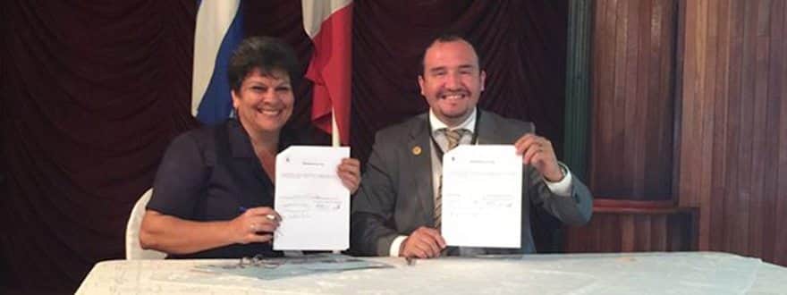 Denuncian plagio en tesis de maestría del hijo de José Luis Pech