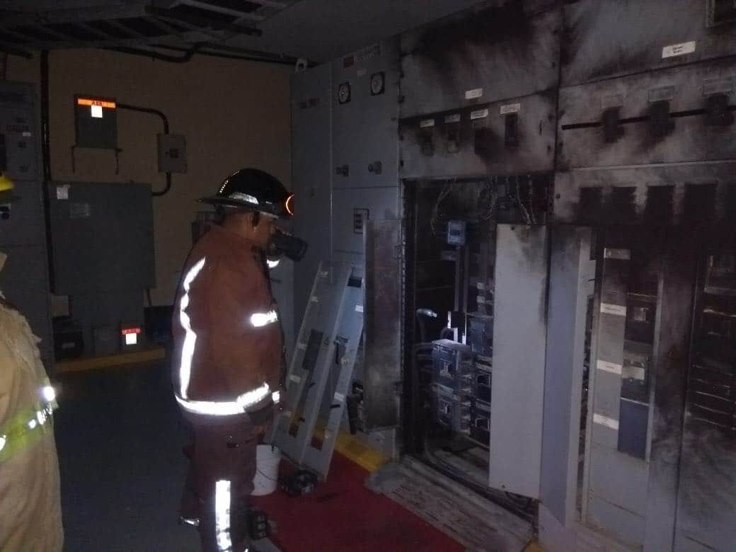 Estallido eléctrico deja dos lesionados en hotel de Cancún