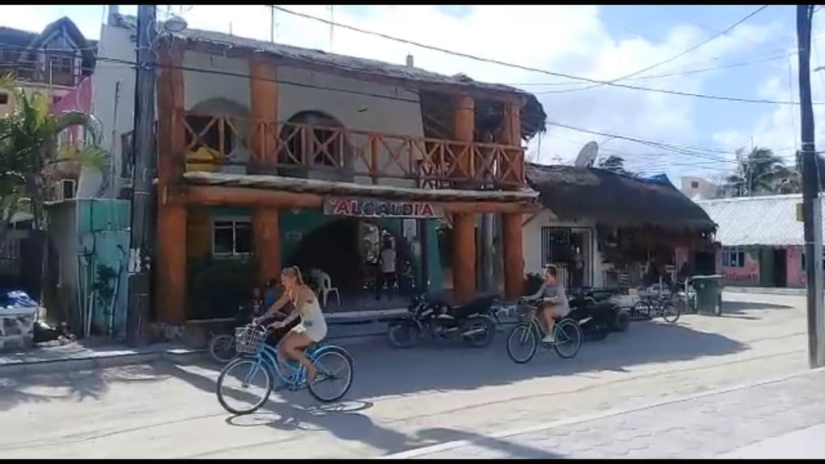 Holbox, aún en riesgo de colapso