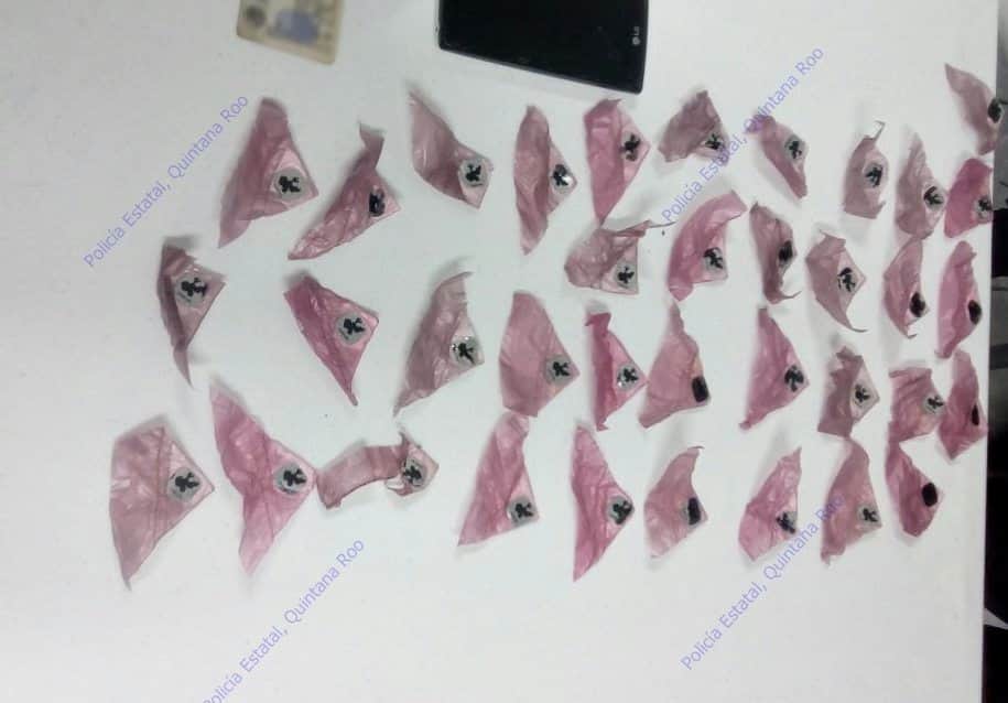 Detienen a hombre con 88 dosis de sustancias prohibidas en Cancún