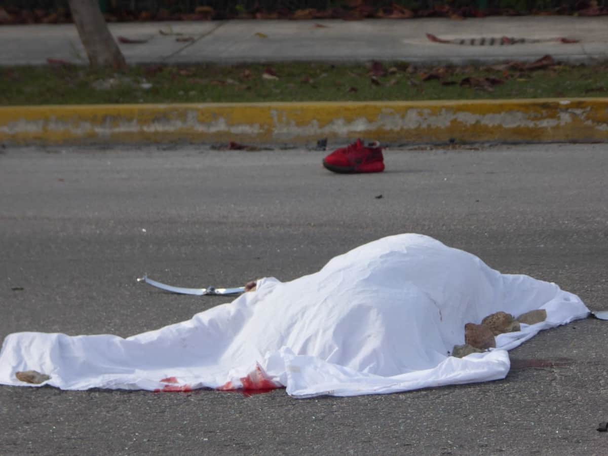 Muere motociclista arrollado en Playa del Carmen