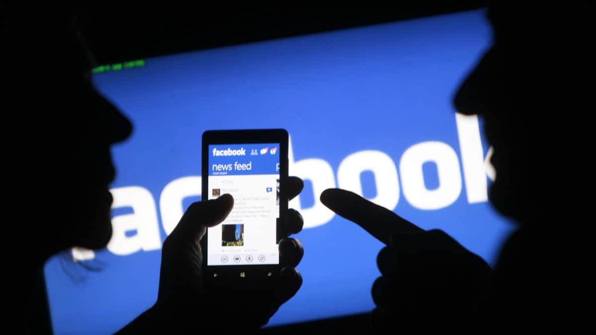 Facebook pierde 100 mil millones de dólares por filtrar información