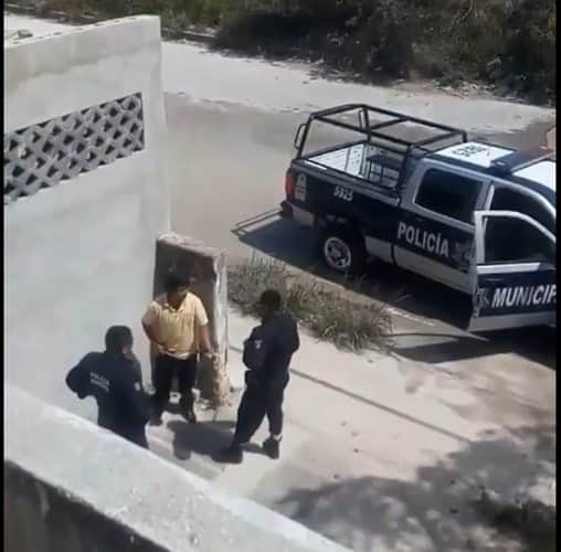 Investigan a policías corruptos de Cancún balconeados en video