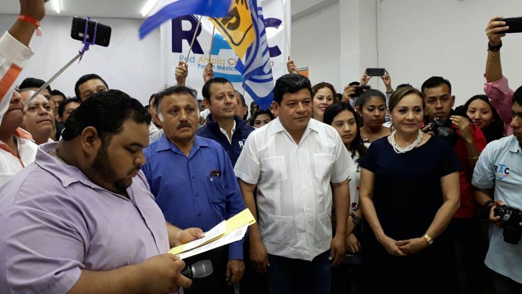 Se registra Luis Torres Llanes por la diputación federal