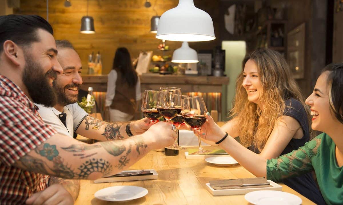 Millennials mexicanos respetan al vino como alimento: experta