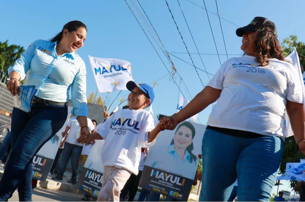 Mayuli refrenda compromiso con la niñez; apoya el programa “Mil días”