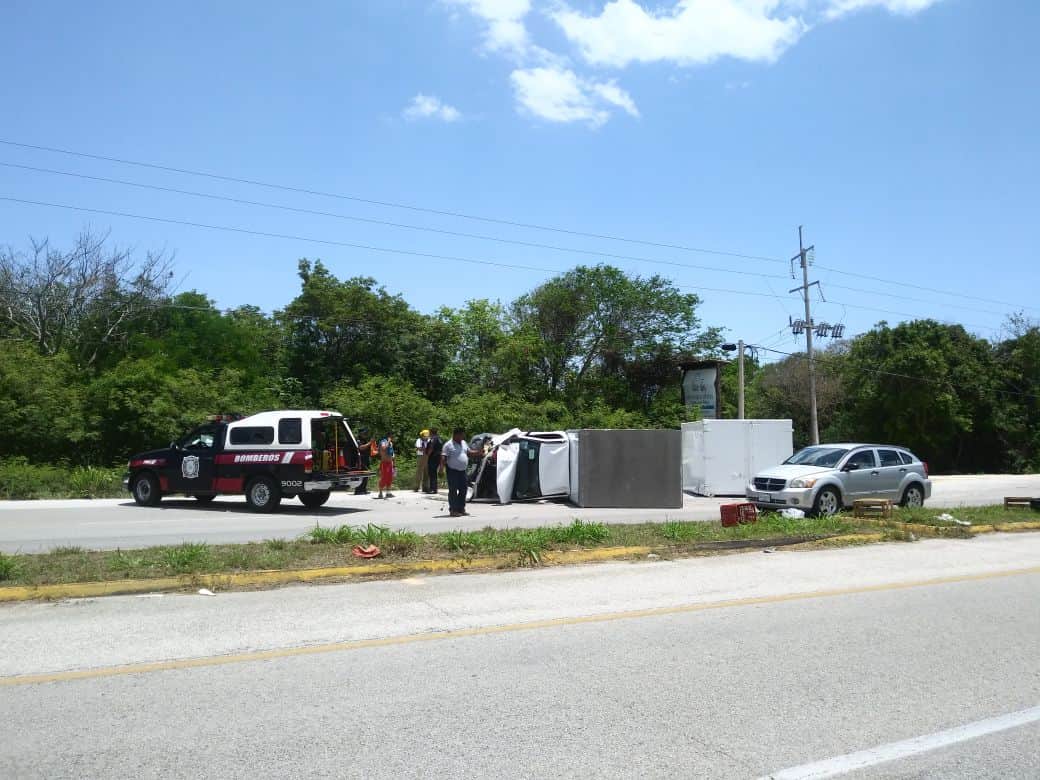 Velocidad provoca volcadura