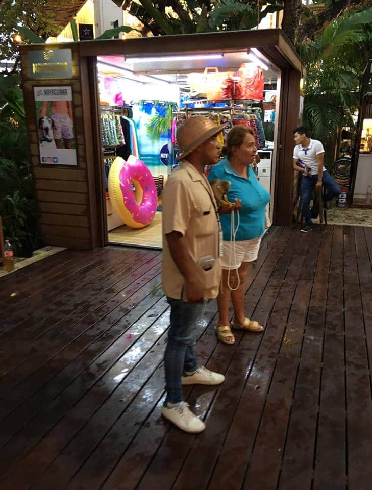 Denuncian en redes sociales la explotación de un mono en Paseos del Carmen