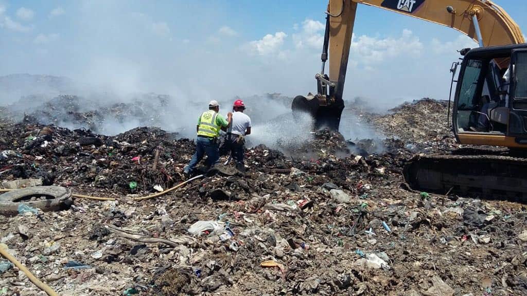 Lluvia no ayuda, sino retrasa lucha contra incendio