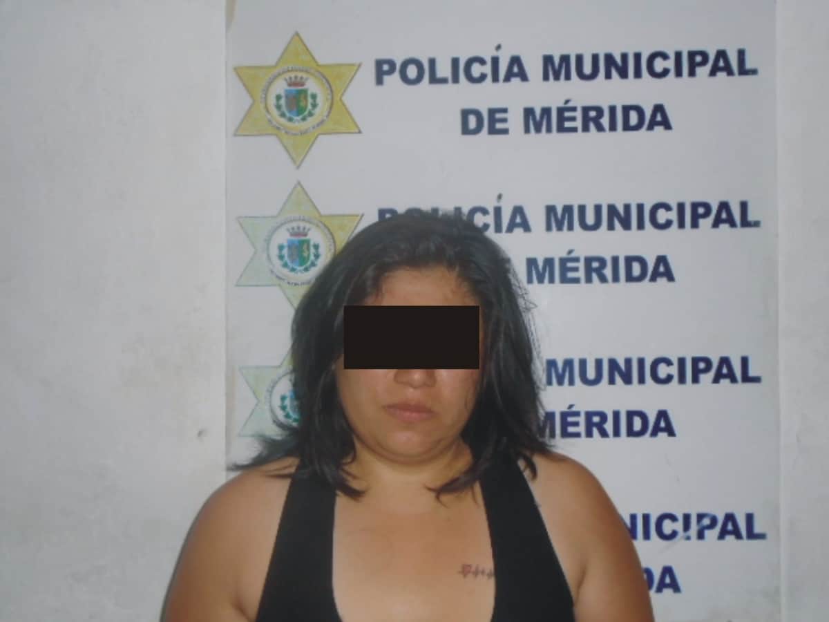 Detienen a mujer por robar $10,500