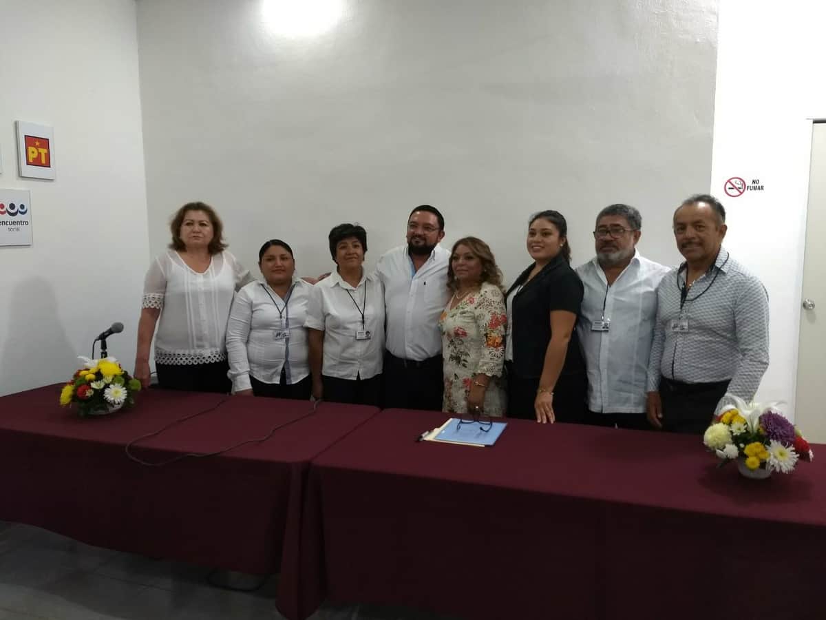 Se registra independiente por la presidencia en Cozumel