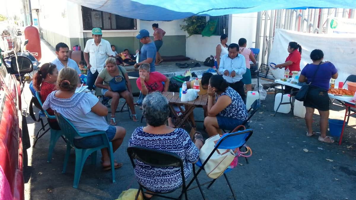 Campesinos bloquean Sedesol; exigen liberación de 1.4 mdp