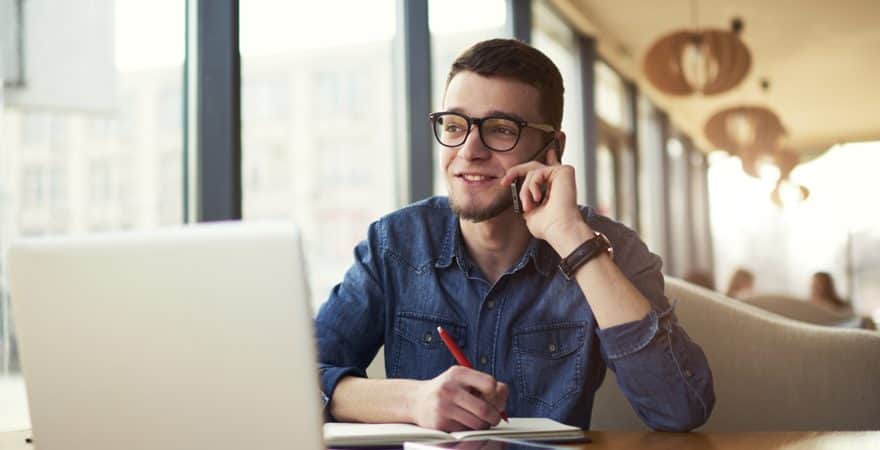 Sonreír y saludar, claves para encontrar empleo