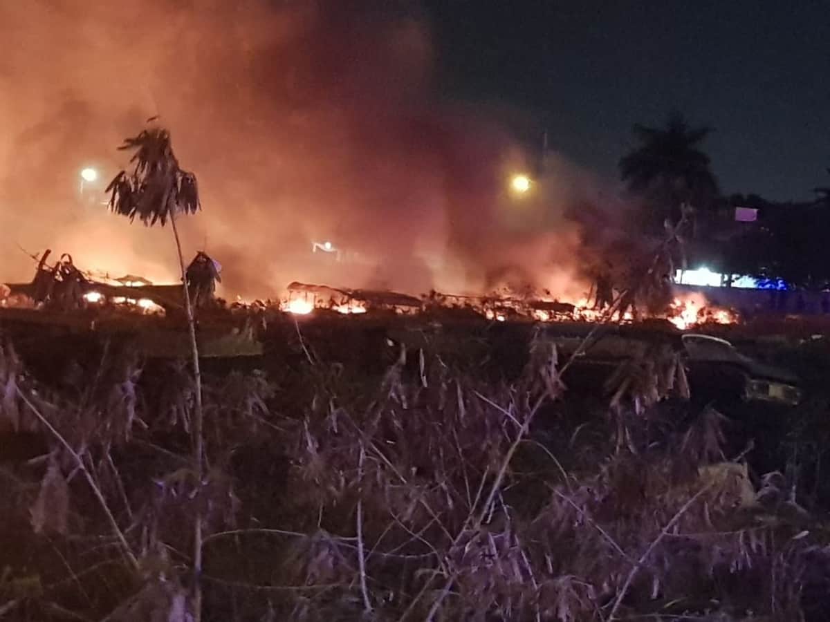 Arden vehículos en corralón de la policía de Yucatán