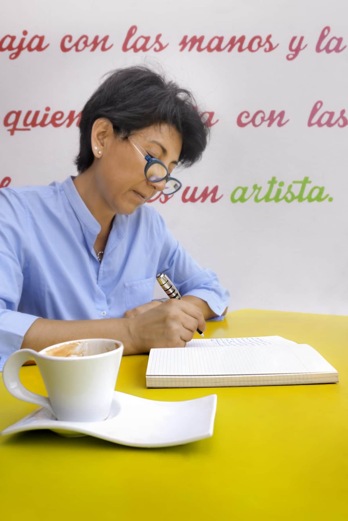 Editorial playense navega a contracorriente