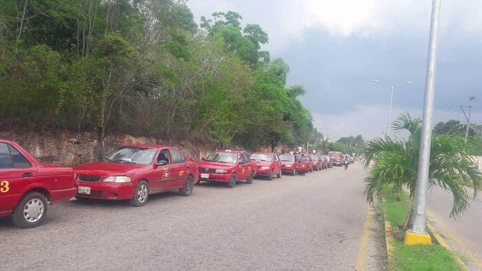 Taxistas de Morelos se suman a manifestación
