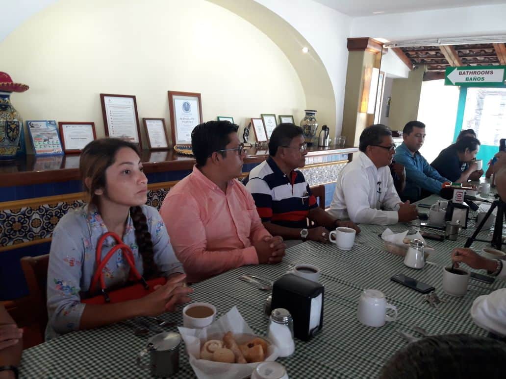 Abandonan a Morena en Cozumel; se van con Pedro Joaquín