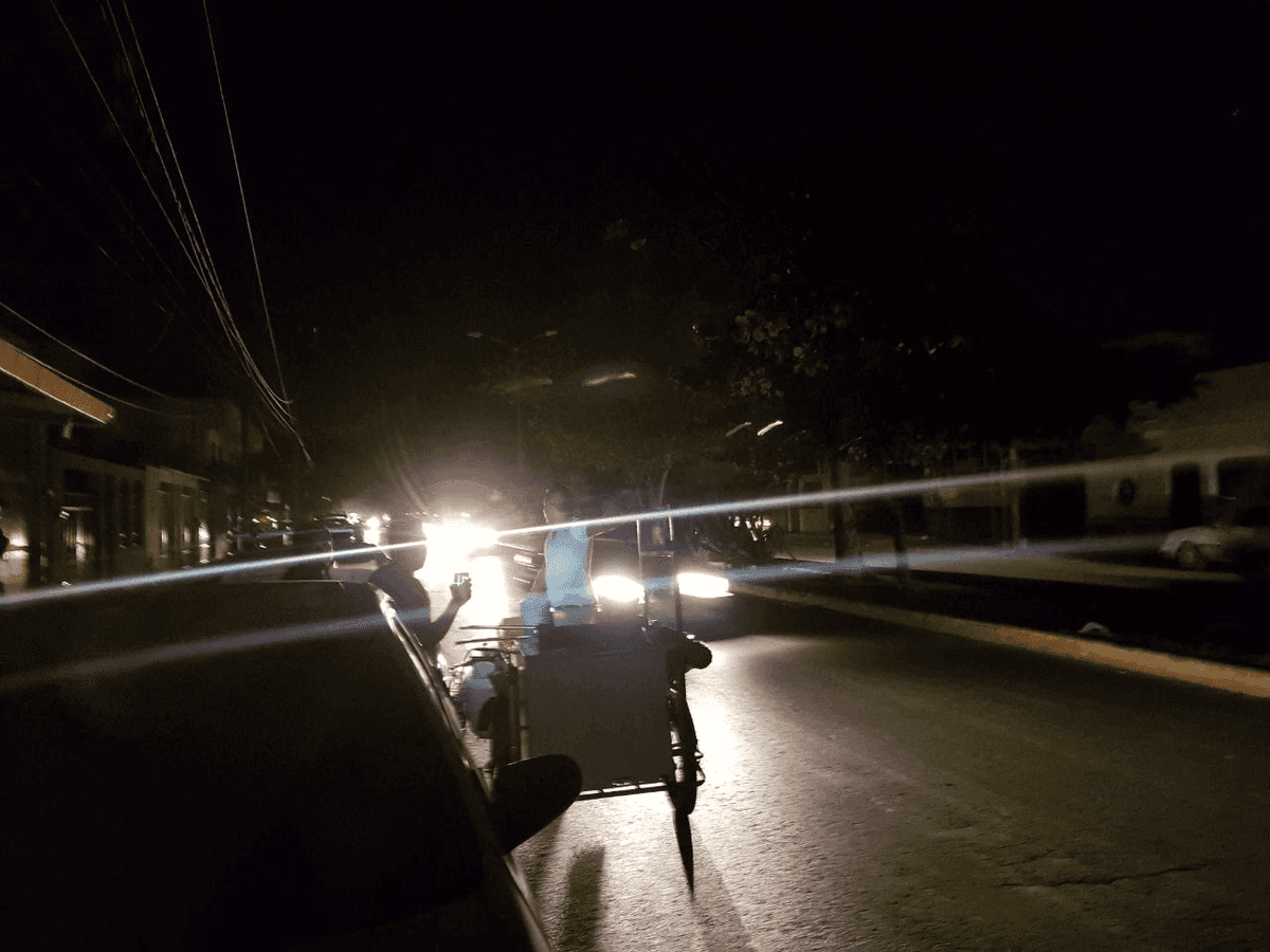 Sin luz varias zonas de Cancún
