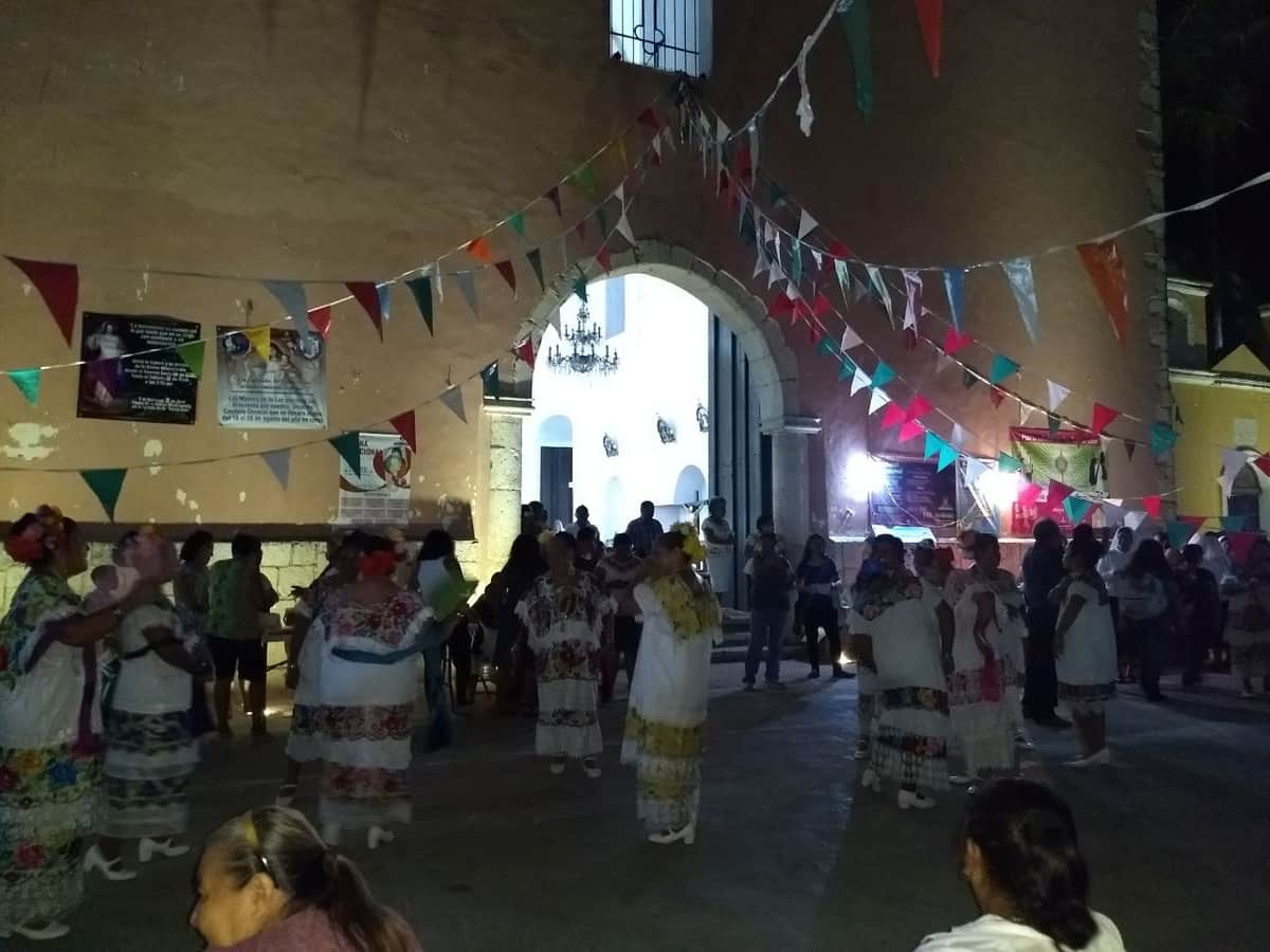 No duerme Carrillo Puerto con la fiesta de la Cruz