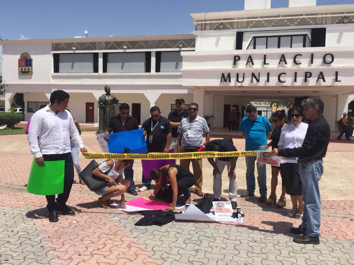 Periodistas protestan por colega asesinado
