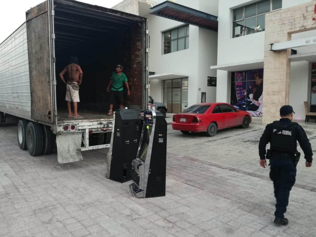 Embargan casino de Playa del Carmen