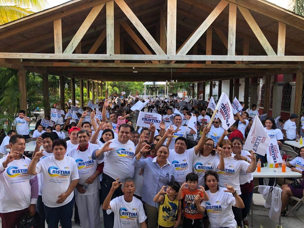 Desbandada en Morena; centenares se ponen la camiseta de Cristina Torres