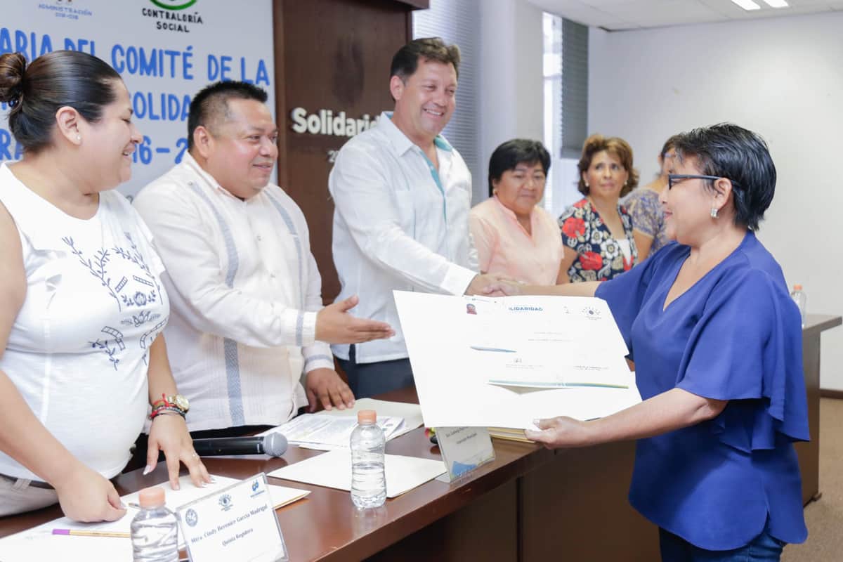 Verifican ciudadanos 100% de obras públicas en Solidaridad