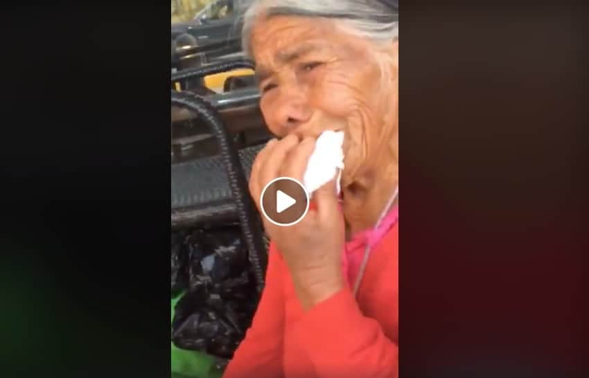 (Videos) Discriminan a mujer indígena en Starbucks