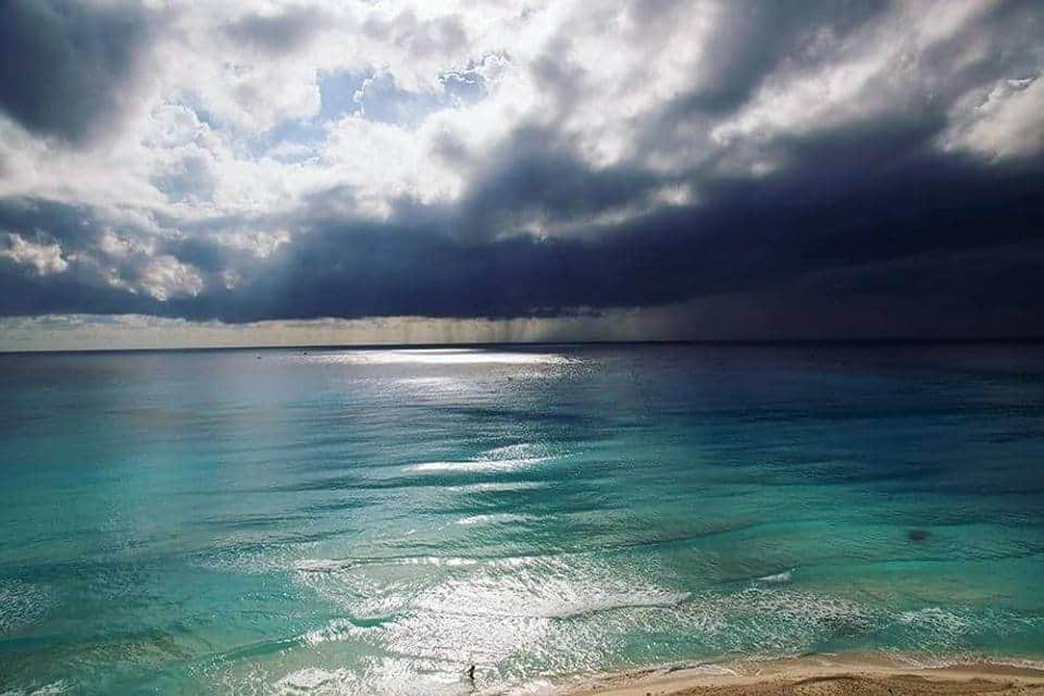 Dos ondas tropicales ocasionarán tormentas en 12 estados