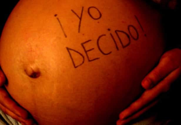 En el auditorio de la UQROO; rector promueve la intolerancia hacia el aborto