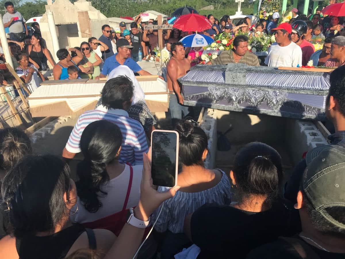 Exigen justicia para madre e hija asesinadas en Carrillo