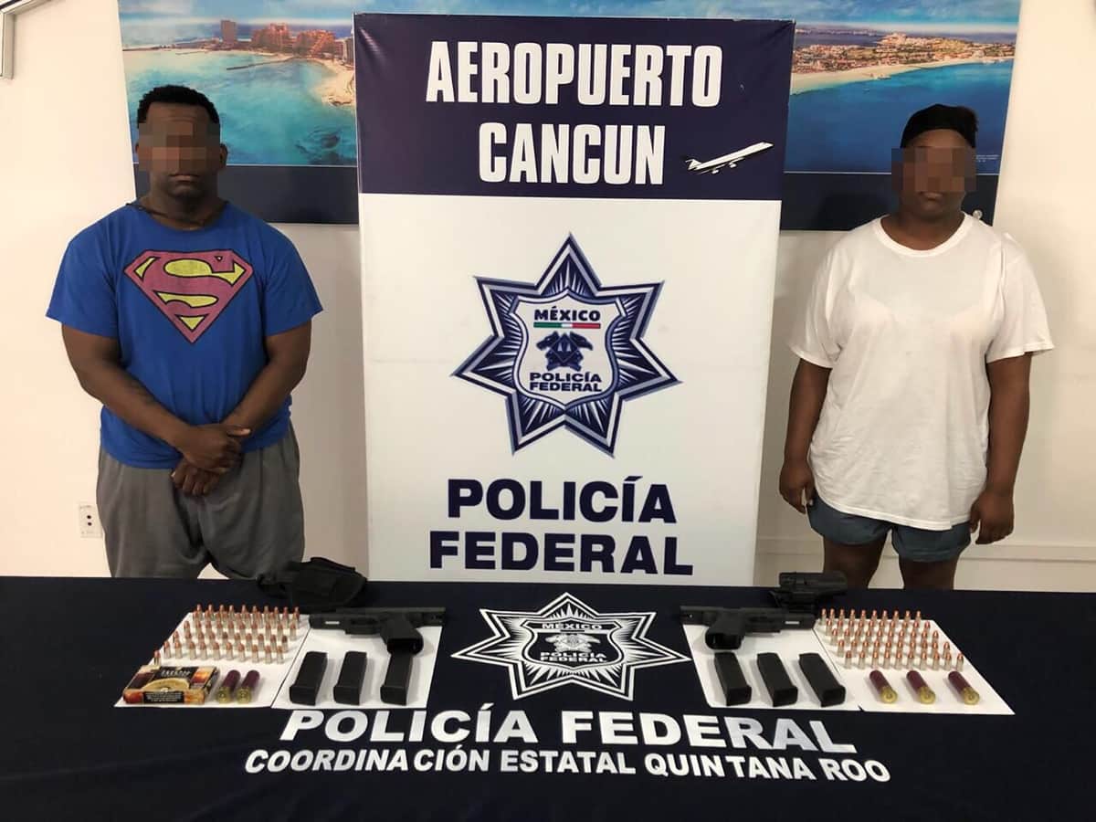 Detienen a "gringos" fuertemente armados en Aeropuerto de Cancún